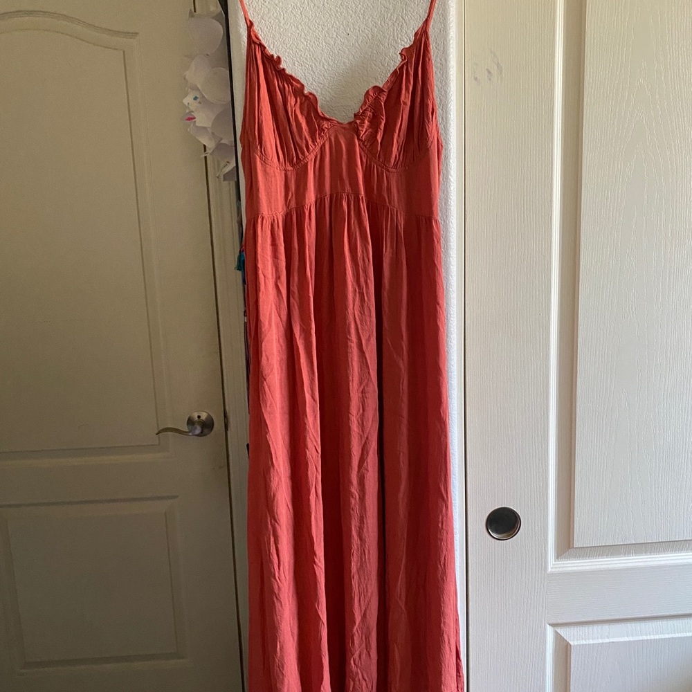Lightweight Maxi Dress W/ Ruffles🌞🔥